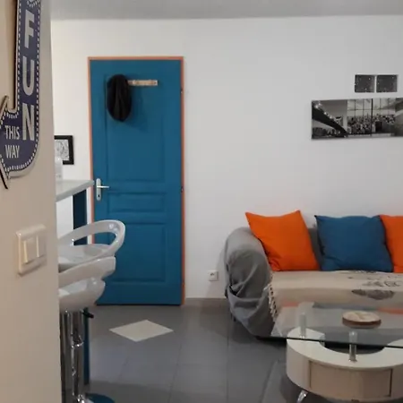 Pause Appart 40 M2 Avec Cour Privative - Spacieux & Confortable Saint-Ambroix Exterior photo